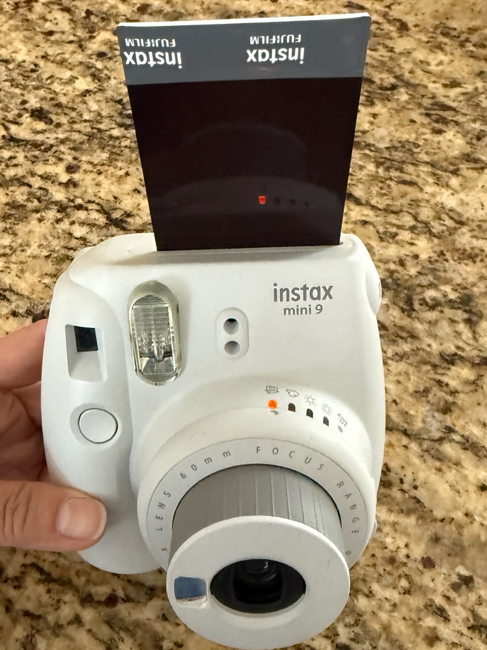 Fujifilm Instax Mini 9 Instant Camera - White - Picture 12 of 12